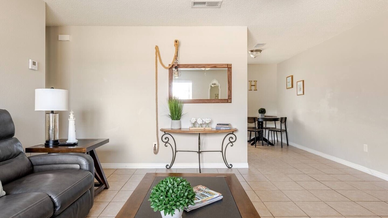 Photo of Livingroom in Ono Island
