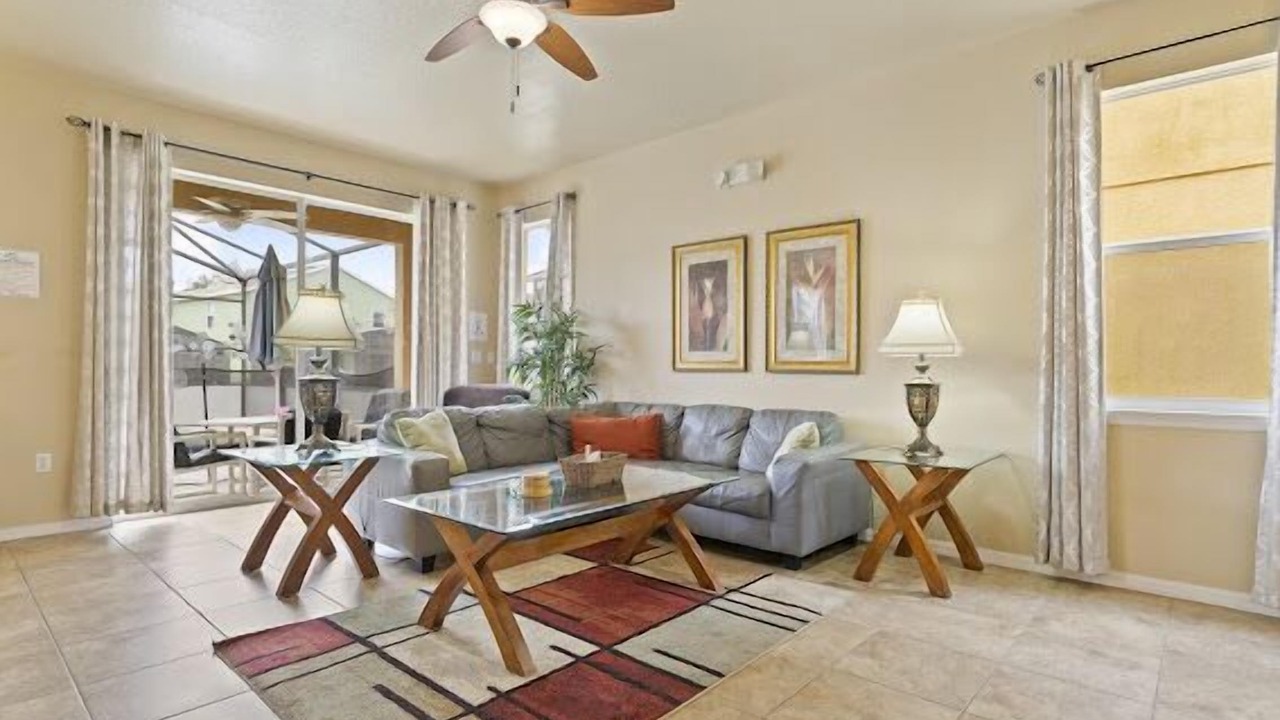 Photo of Livingroom in Sandy Ridge