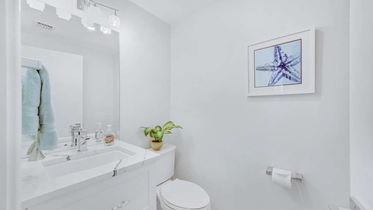 Photo of Bathroom in Truman Annex
