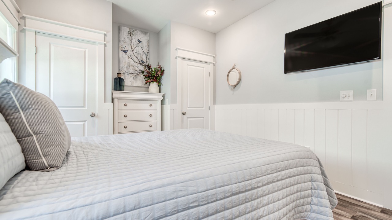 Photo of Bedroom in Lakeside at Blue Mountain Beach