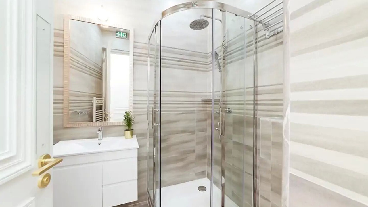 Photo of Bathroom in Chaussee-d'Antin