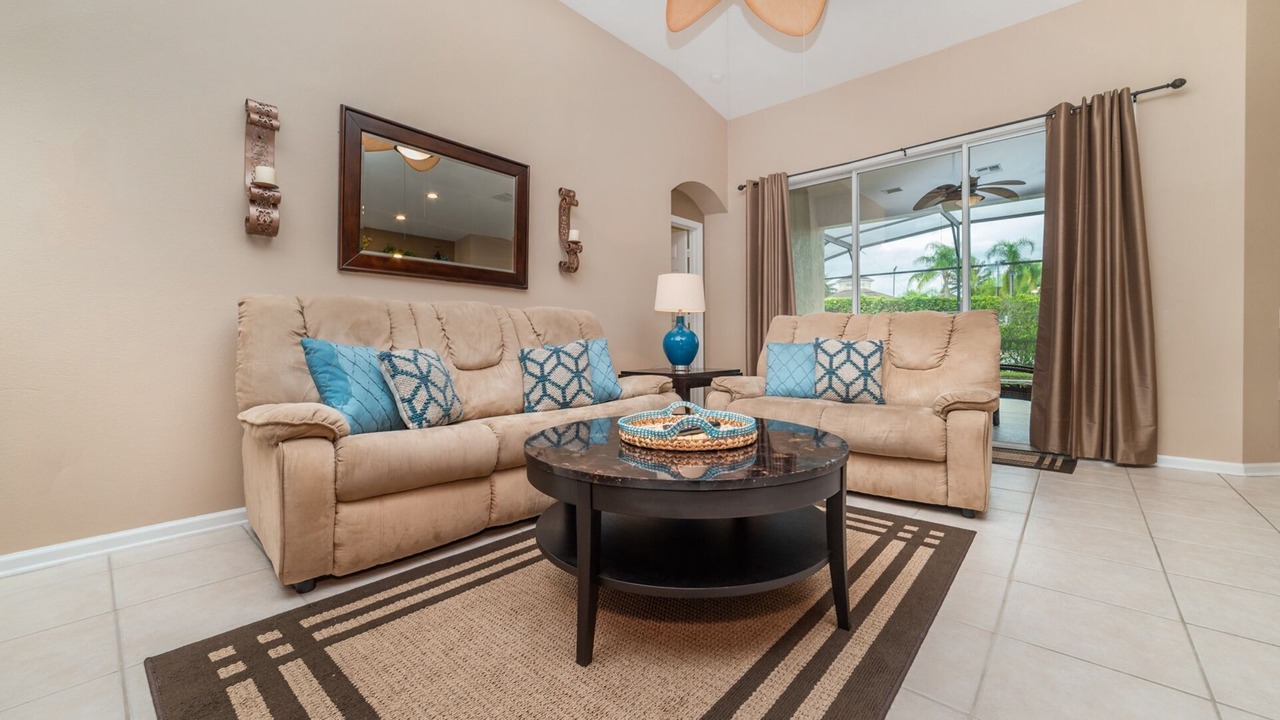 Photo of Livingroom in Windsor Palms