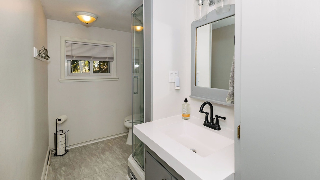 Photo of Bathroom in Dysart et al