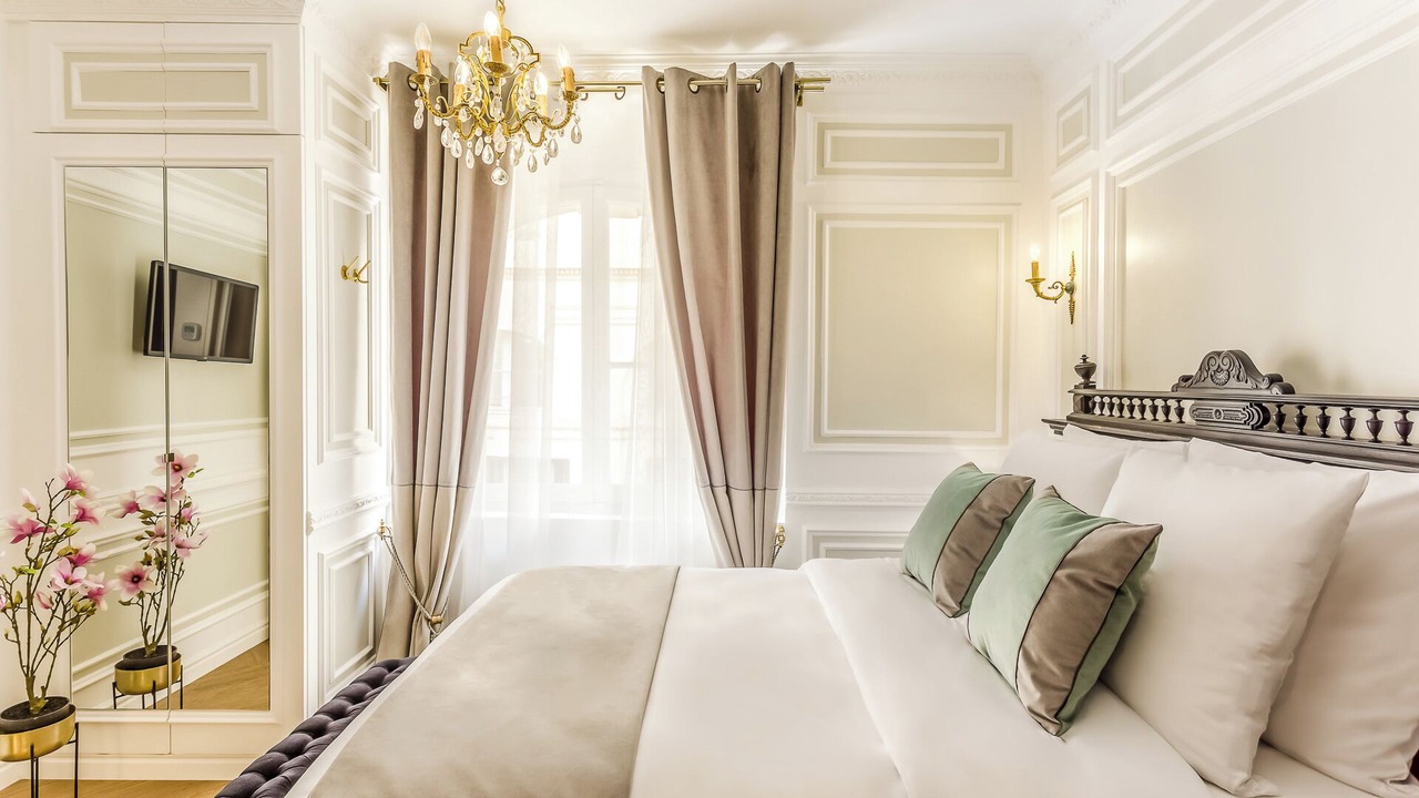 Photo of Bedroom in 1st Arrondissement