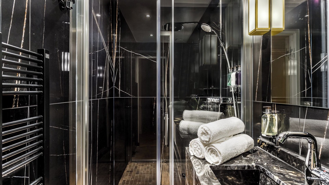 Photo of Bathroom in 1st Arrondissement