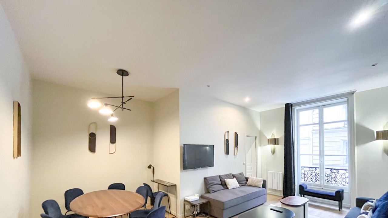 Photo of Livingroom in 8th Arrondissement