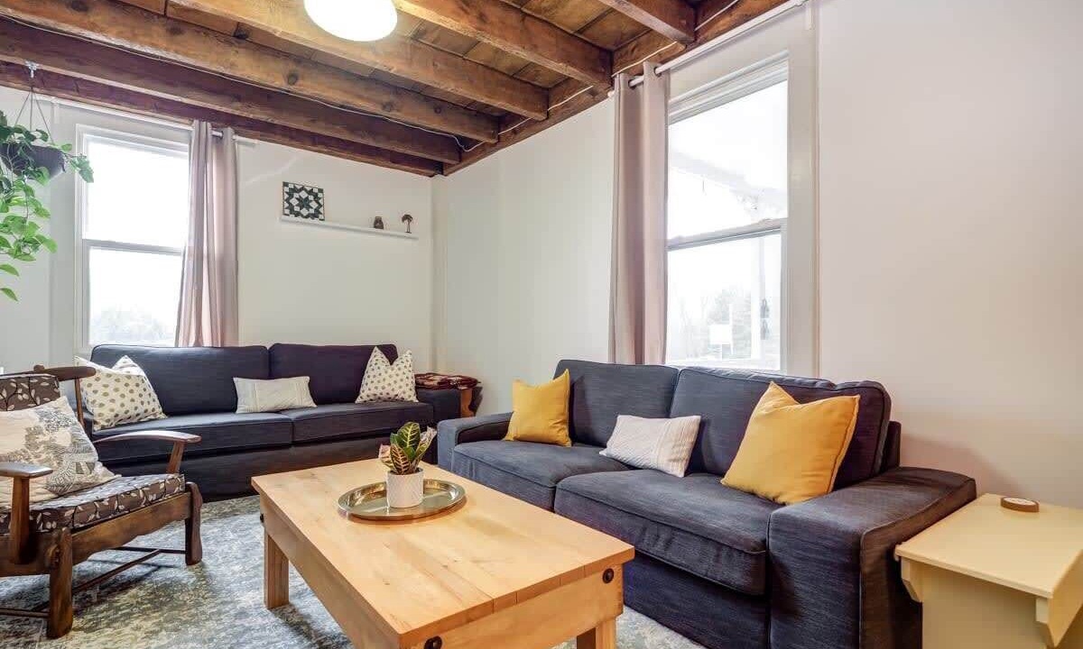 Photo of Livingroom in Picton