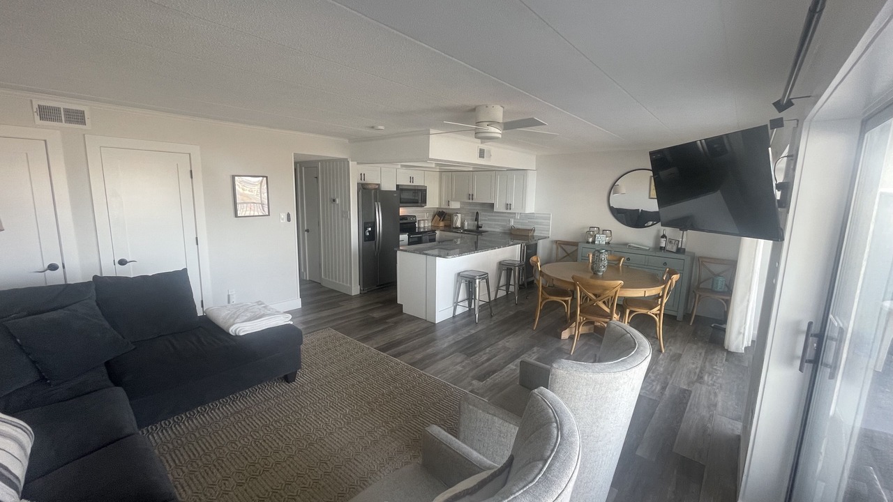 Photo of Livingroom in Caine Woods
