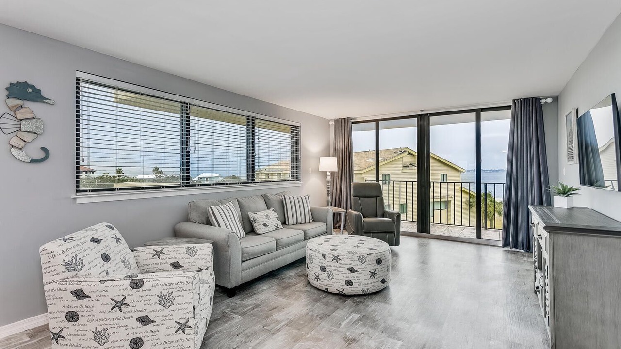 Photo of Livingroom in Pensacola Beach