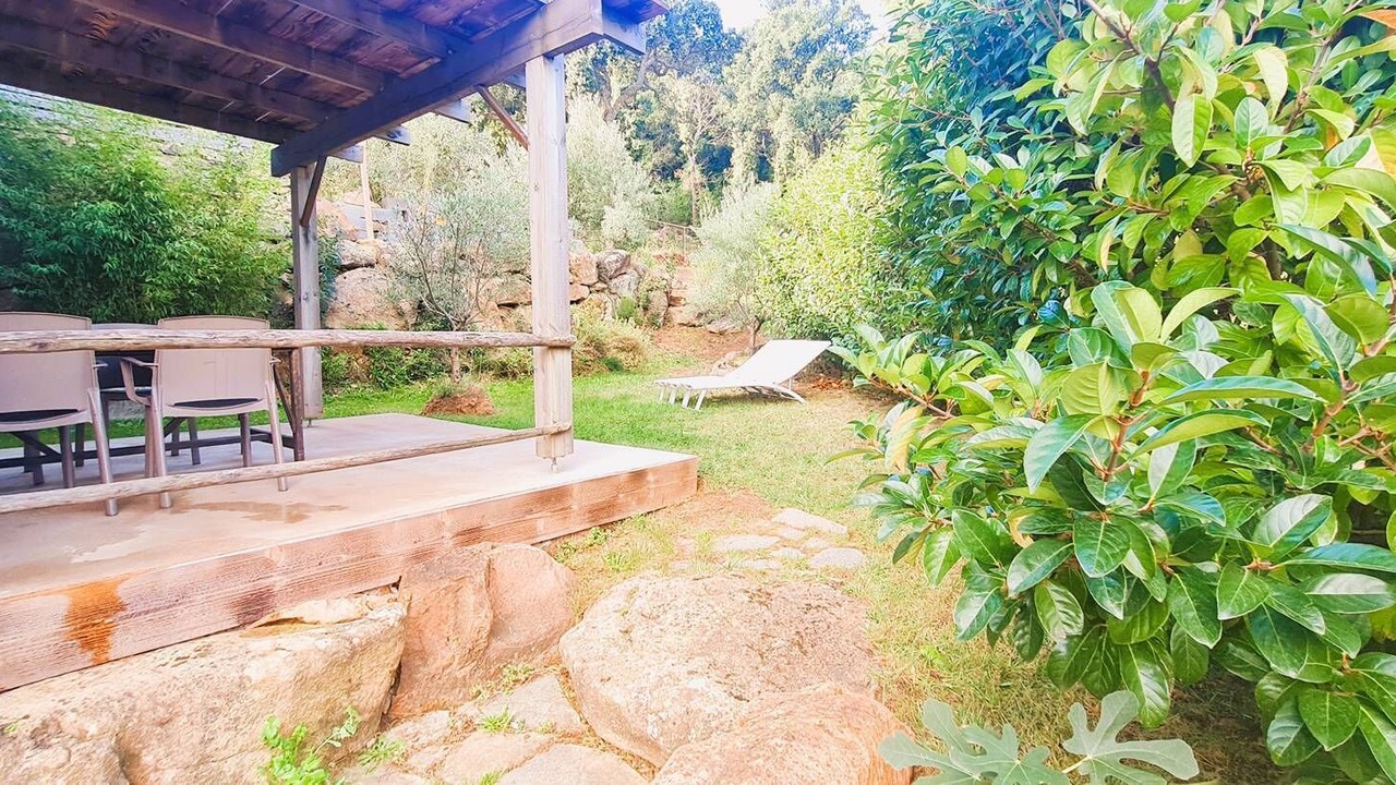 Photo of Patio Balcony in Zonza