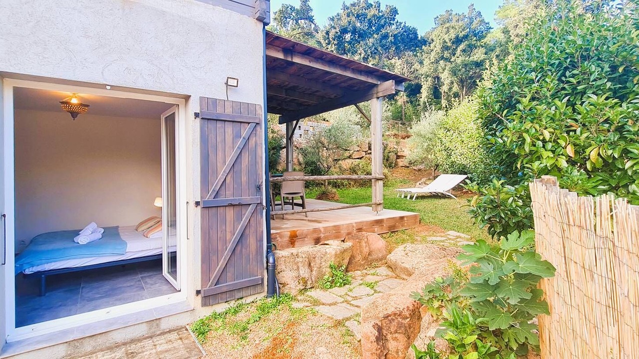 Photo of Patio Balcony in Zonza