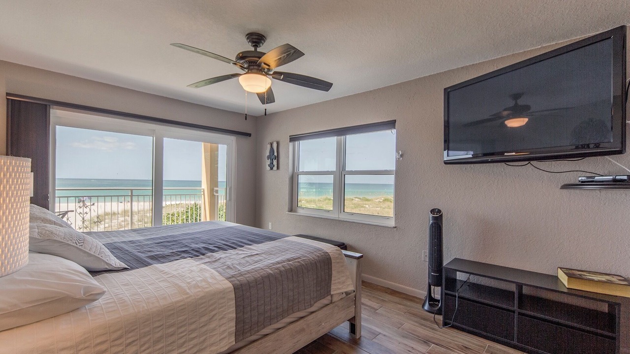 Photo of Bedroom in St. Petersburg - Clearwater
