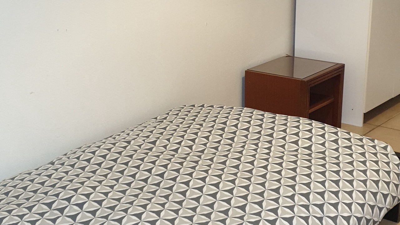 Photo of Bedroom in Stains