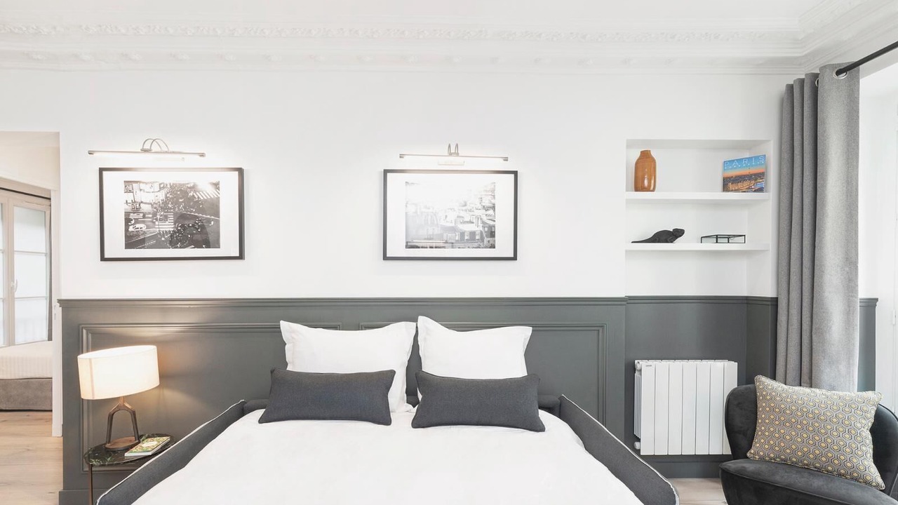 Photo of Bedroom in 2nd Arrondissement