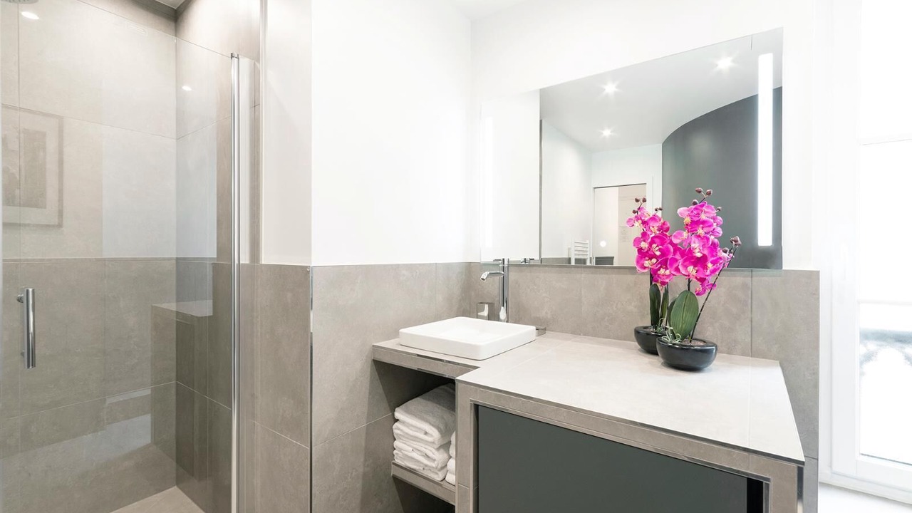 Photo of Bathroom in 2nd Arrondissement