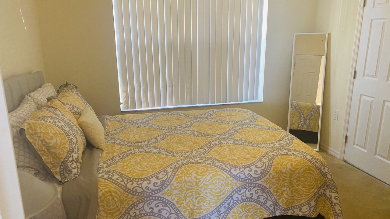 Photo of Bedroom in Ridgewood Lakes