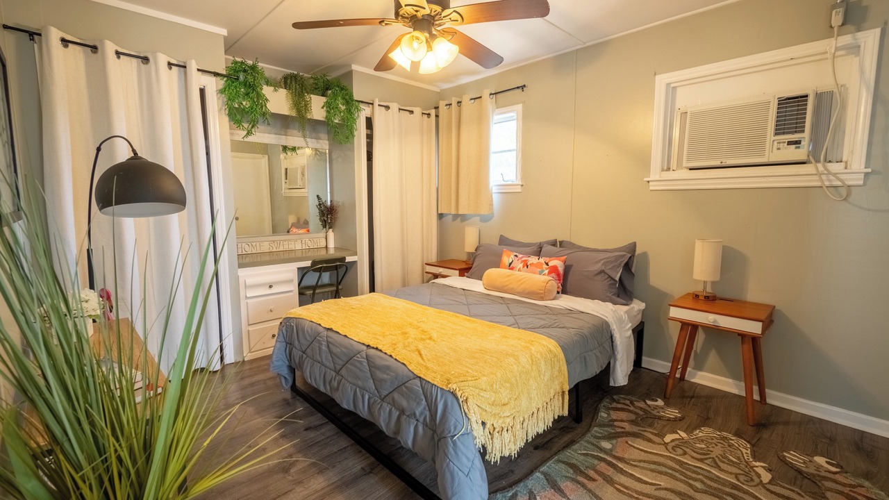 Photo of Bedroom in United Central