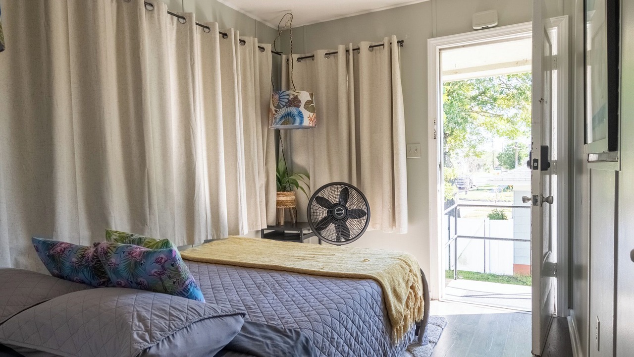Photo of Bedroom in United Central