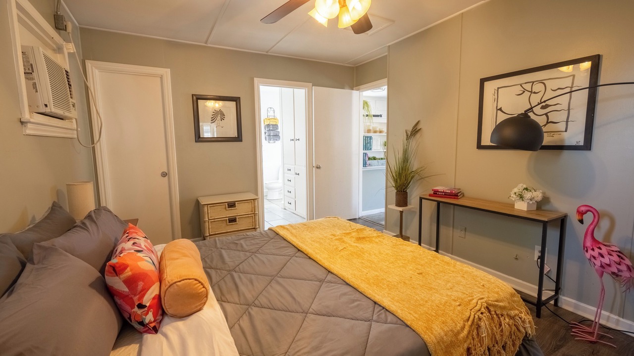 Photo of Bedroom in United Central