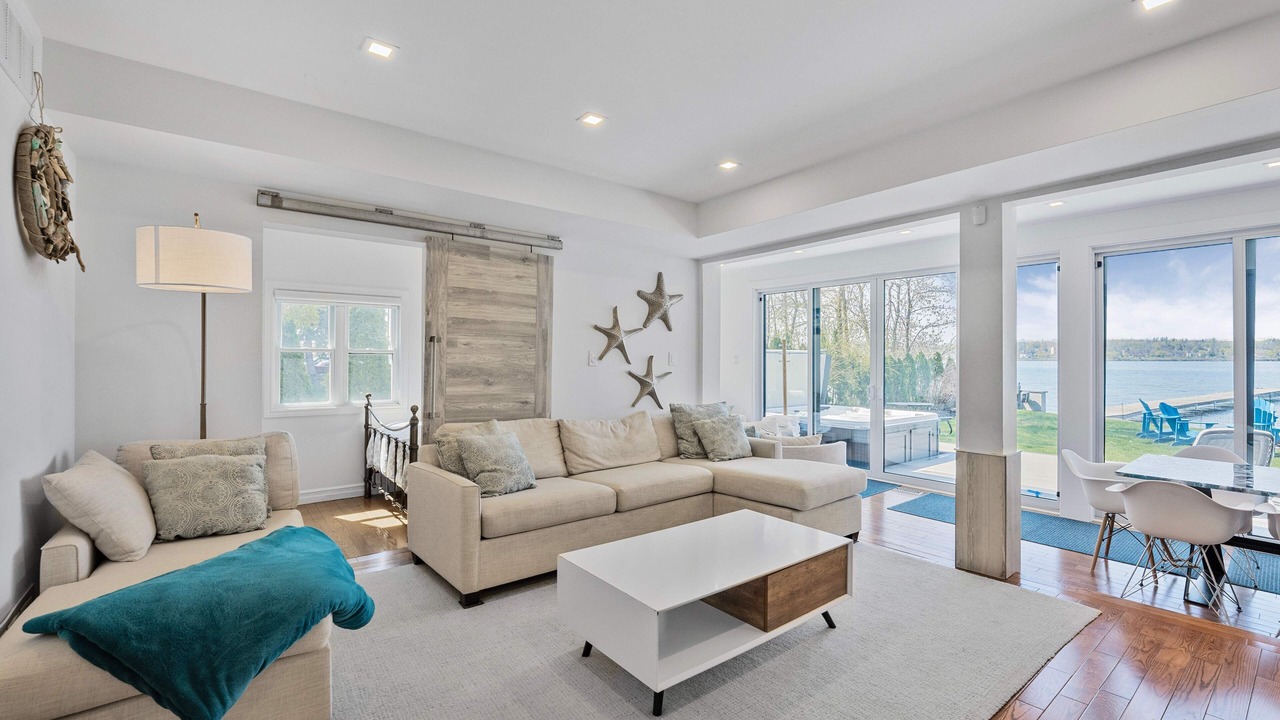 Photo of Livingroom in Barrie