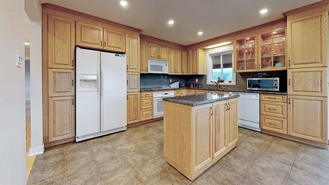 Photo of Kitchen in Adjala-Tosorontio