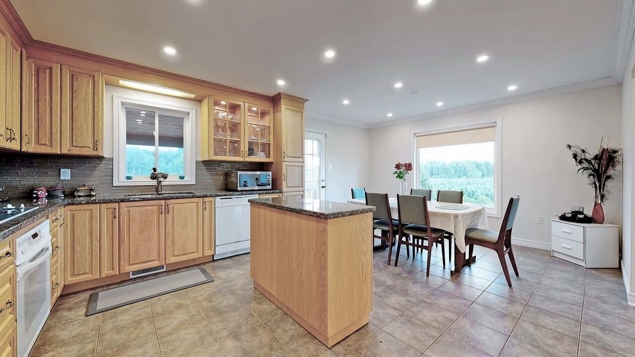 Photo of Kitchen in Adjala-Tosorontio