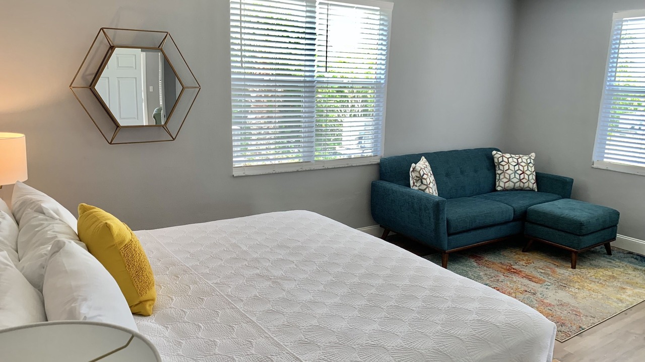 Photo of Bedroom in Golden Beach