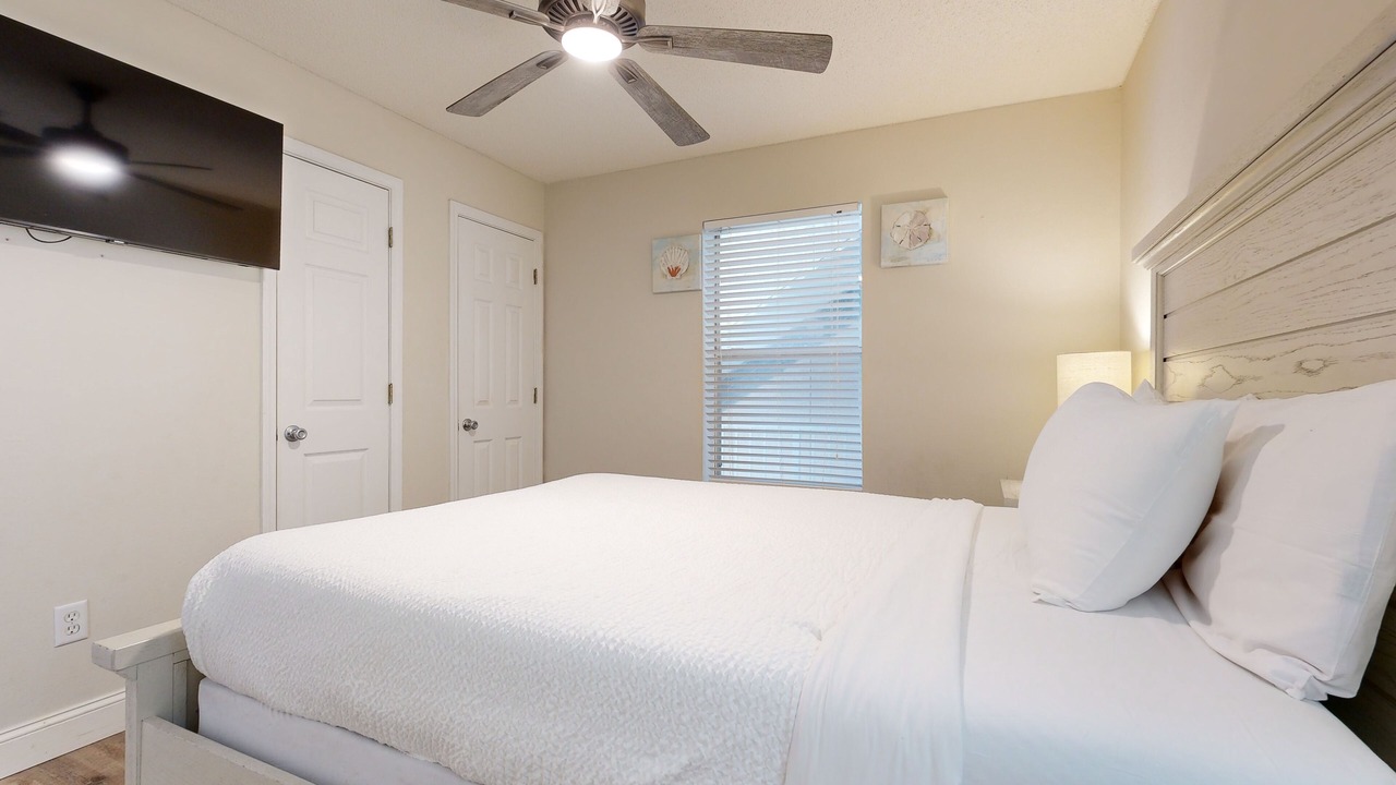 Photo of Bedroom in Navarre Beach