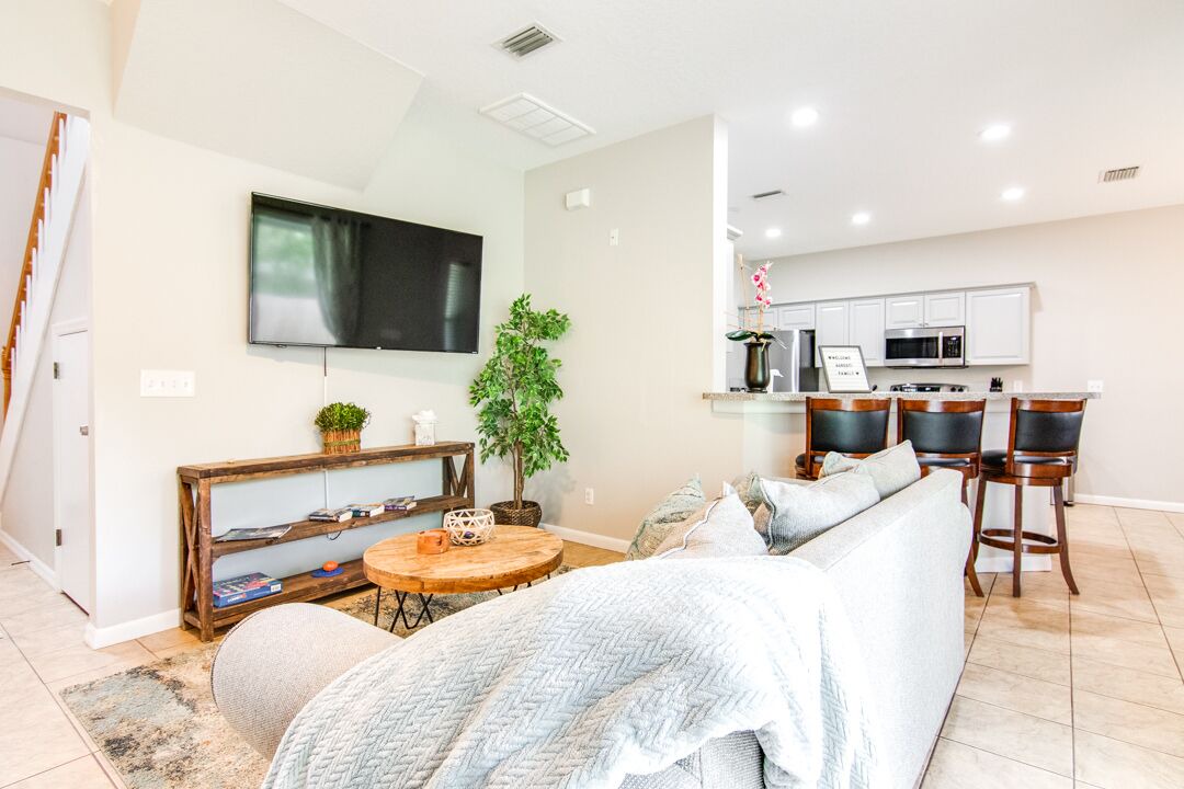 Photo of Livingroom in Bearss Plaza