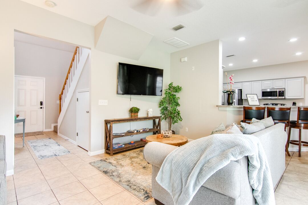 Photo of Livingroom in Bearss Plaza