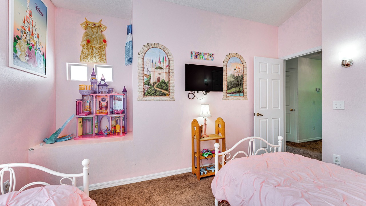 Photo of Bedroom in Lake Davenport Estates