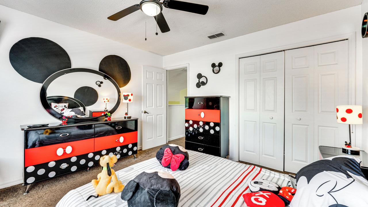 Photo of Bedroom in Lake Davenport Estates