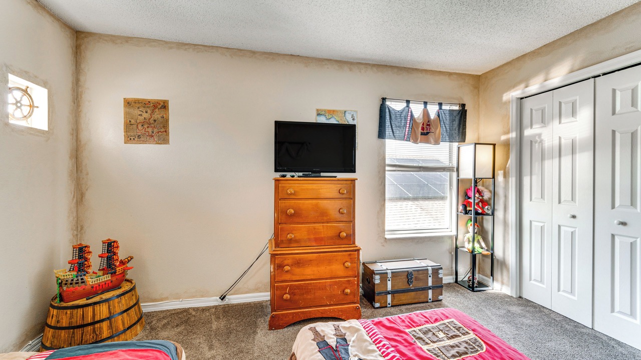 Photo of Bedroom in Lake Davenport Estates