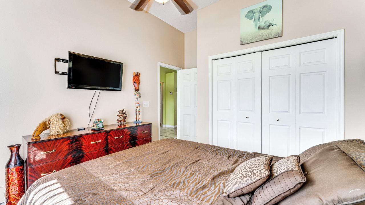 Photo of Bedroom in Lake Davenport Estates