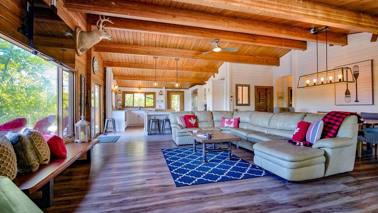 Photo of Livingroom in Georgian Bay