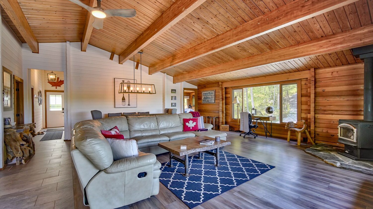 Photo of Livingroom in Georgian Bay