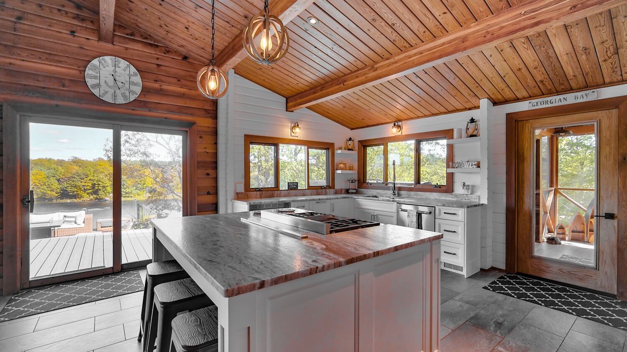 Photo of Kitchen in Georgian Bay