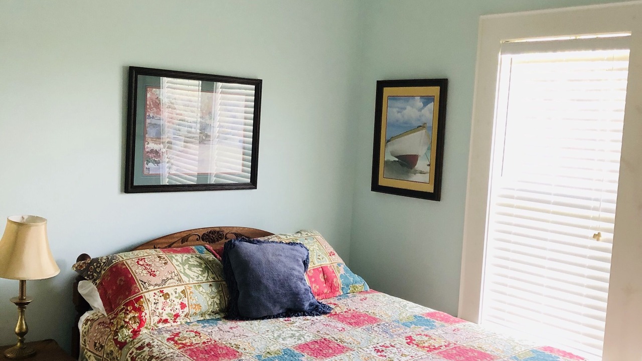 Photo of Bedroom in Babson Park