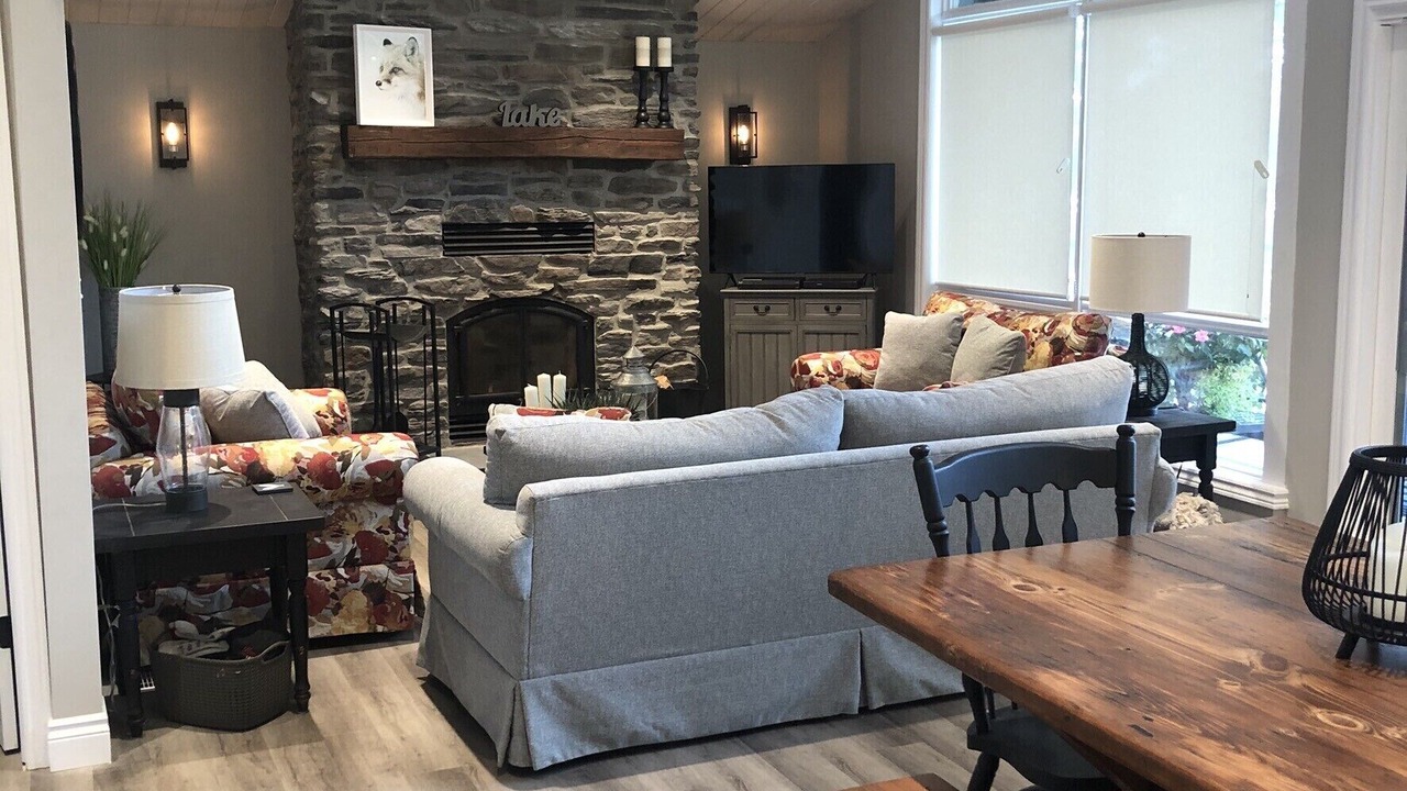 Photo of Livingroom in Algonquin Highlands