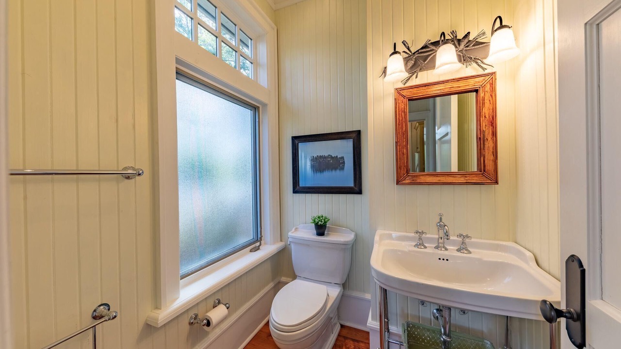 Photo of Bedroom in Muskoka Lakes