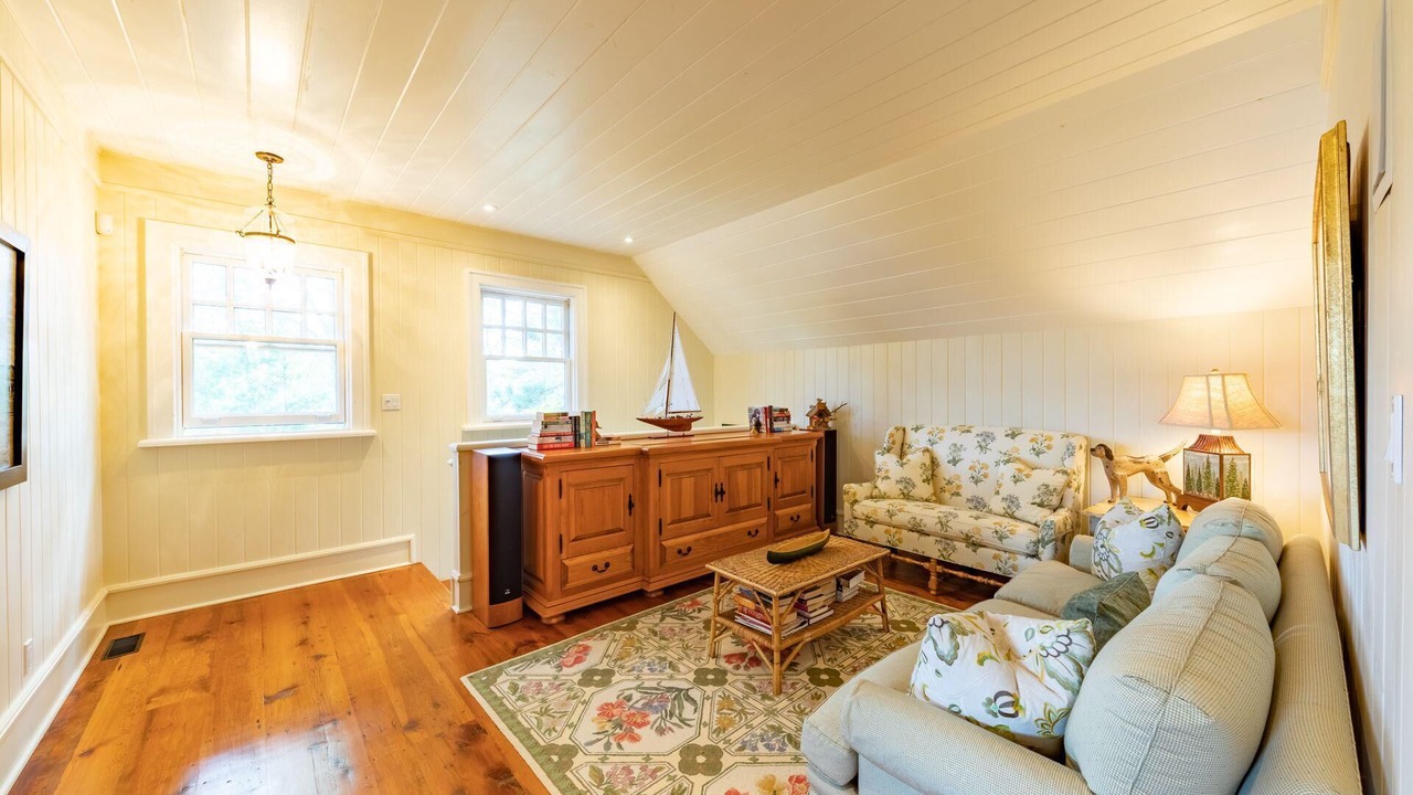 Photo of Bedroom in Muskoka Lakes