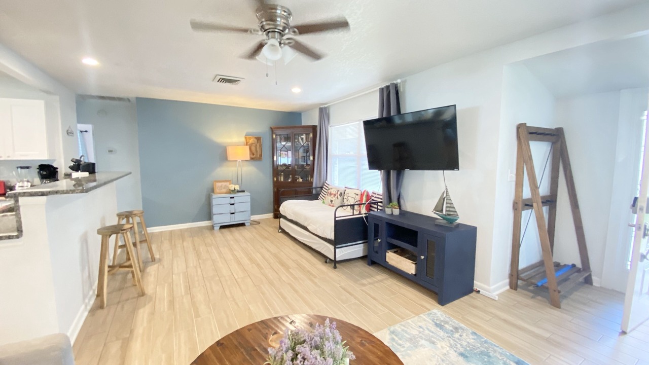 Photo of Livingroom in St. Petersburg - Clearwater