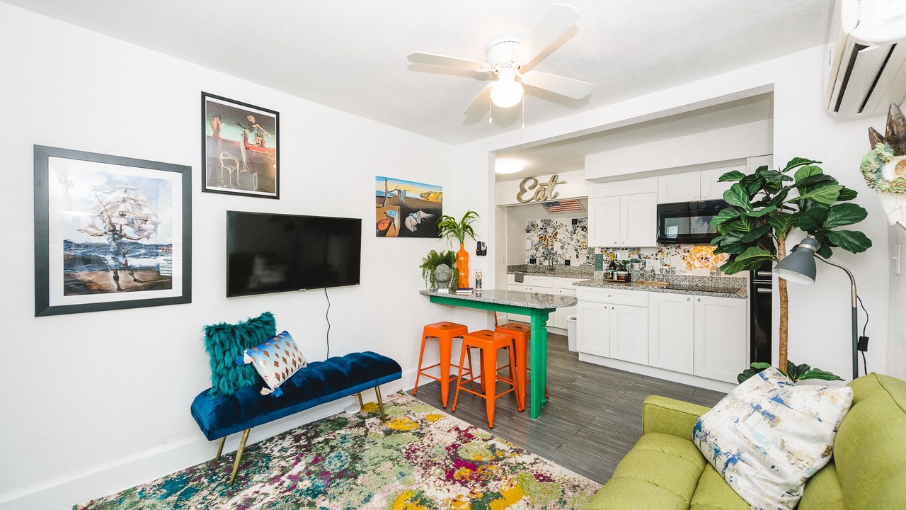Photo of Livingroom in Historic Old Northeast