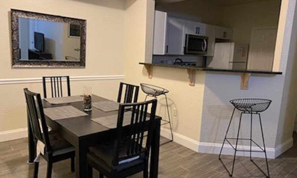 Photo of Livingroom in Oak Ridge