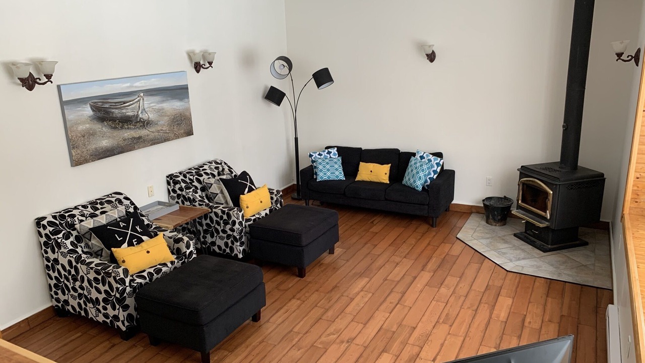 Photo of Livingroom in Washago