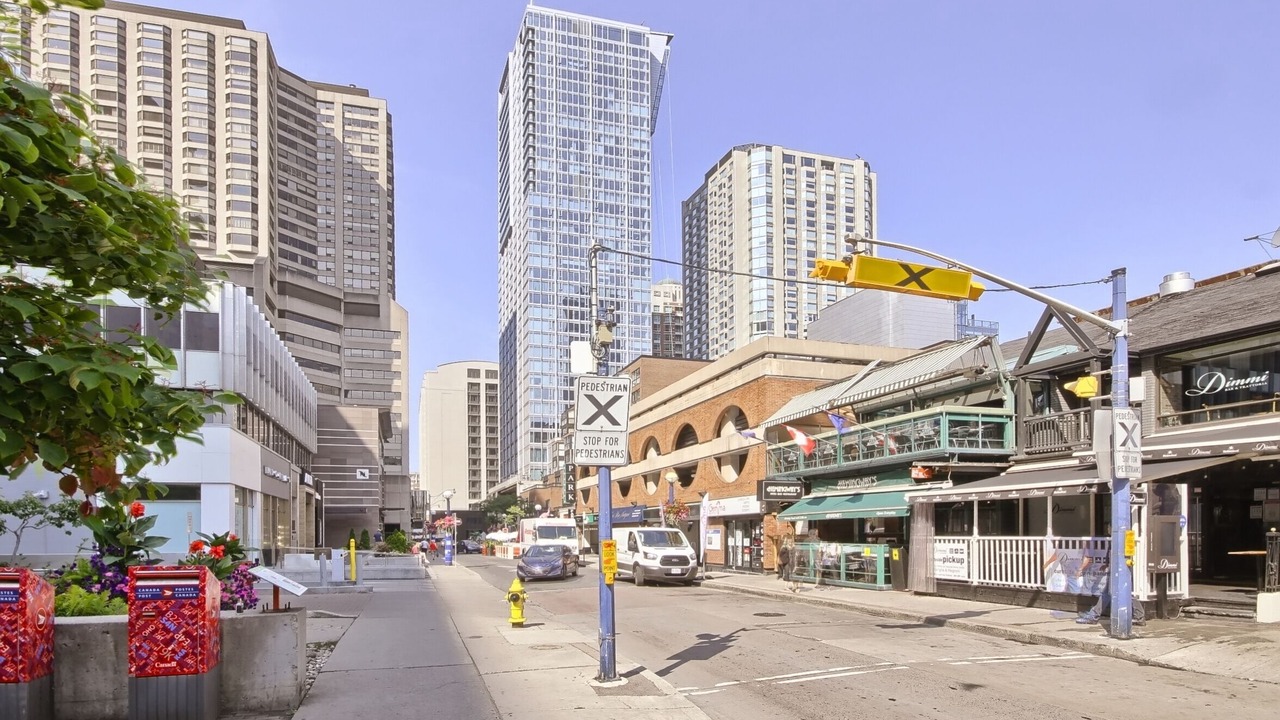 Photo of Outdoor in Bloor-Yorkville