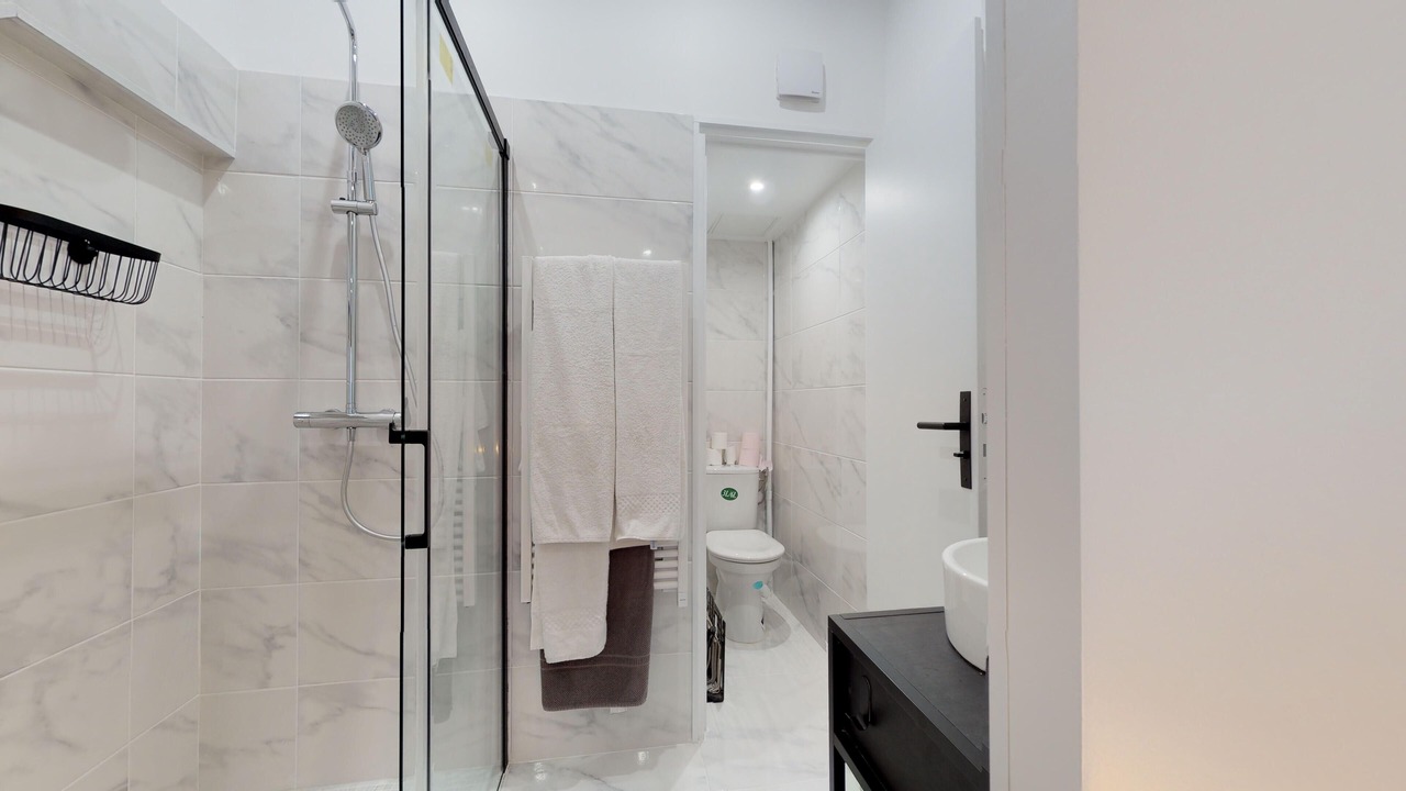 Photo of Bathroom in Quartier du Petit-Montrouge