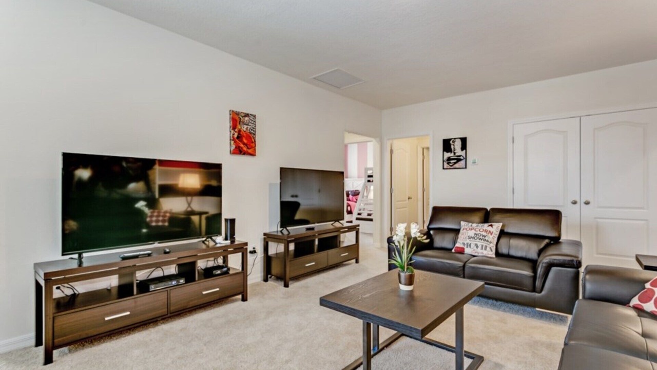 Photo of Livingroom in Loughman
