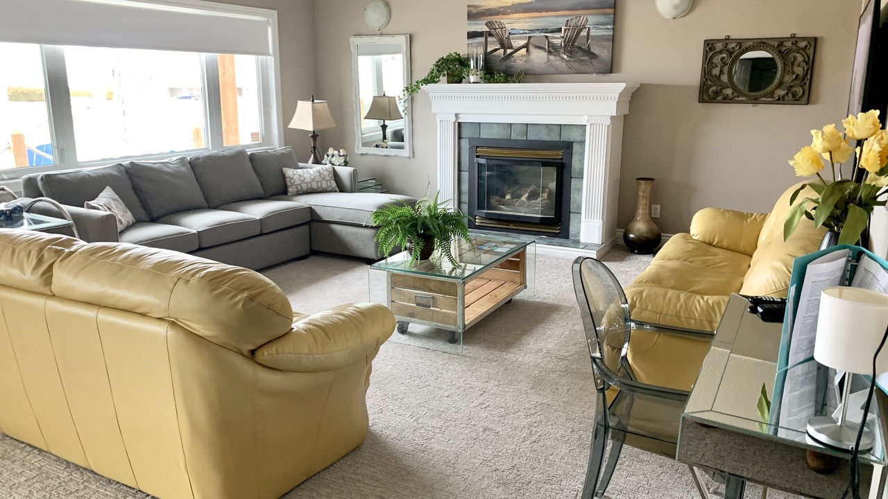 Photo of Livingroom in Port Elgin