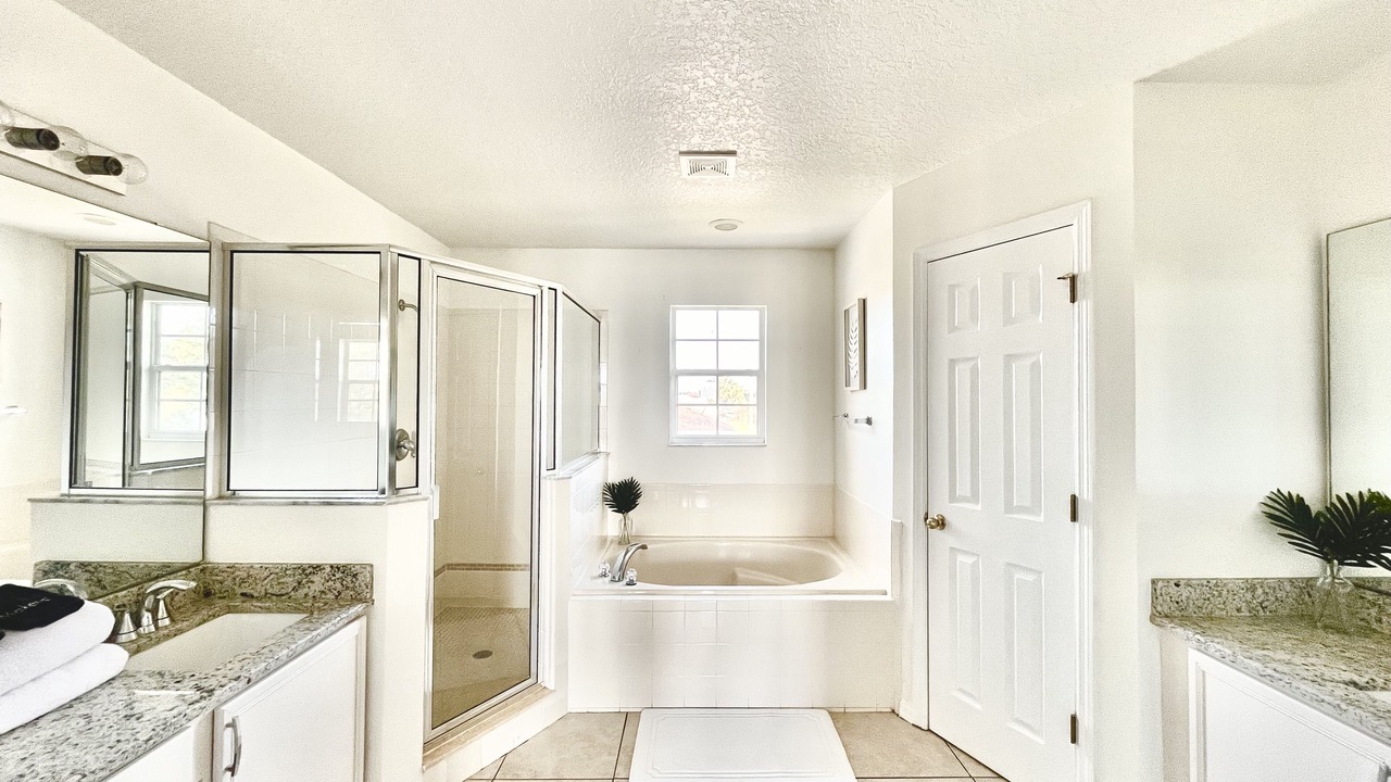 Photo of Bathroom in Crescent Lakes